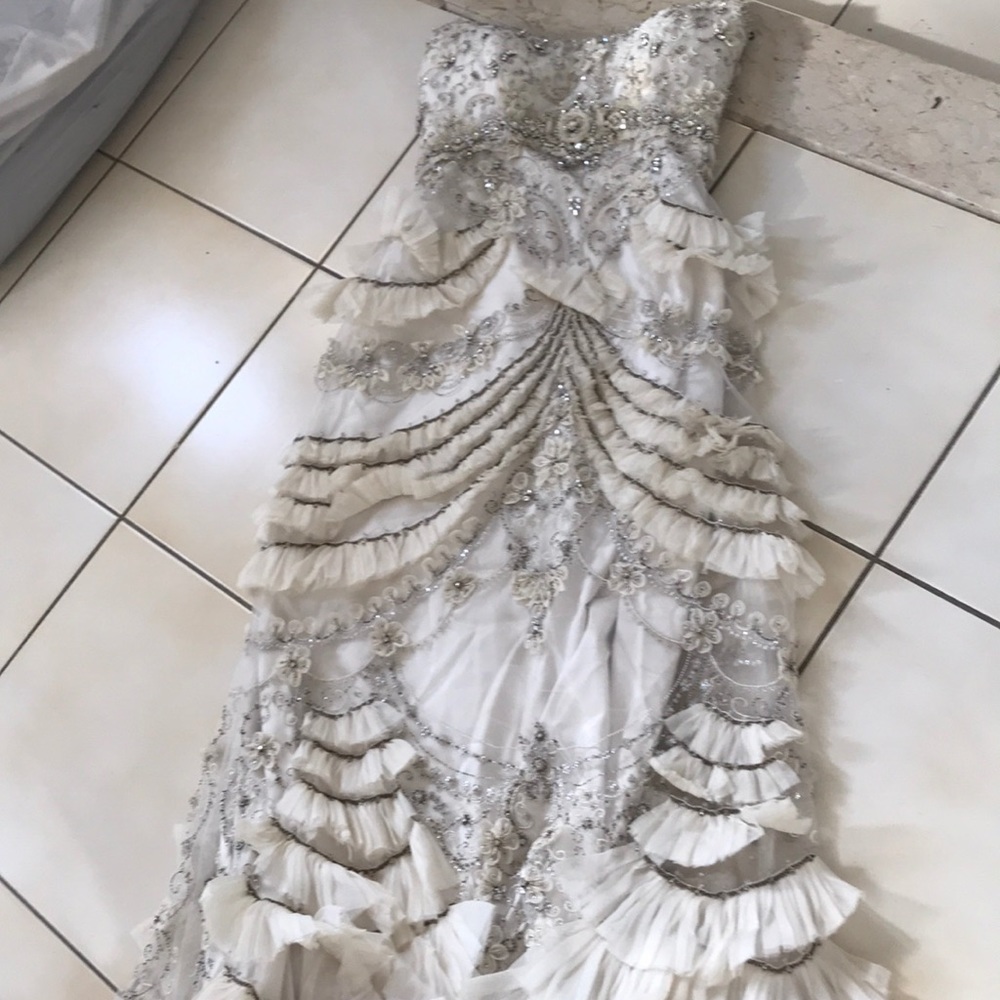 Azzaro wedding dress 4 years pd
